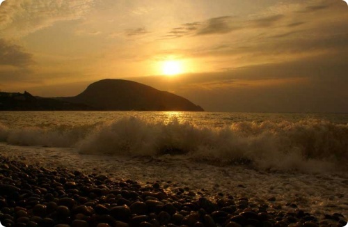 Достопримечательности крыма: В Крыму- теплое море, поистине яркое солнце, удивительная красота природы.